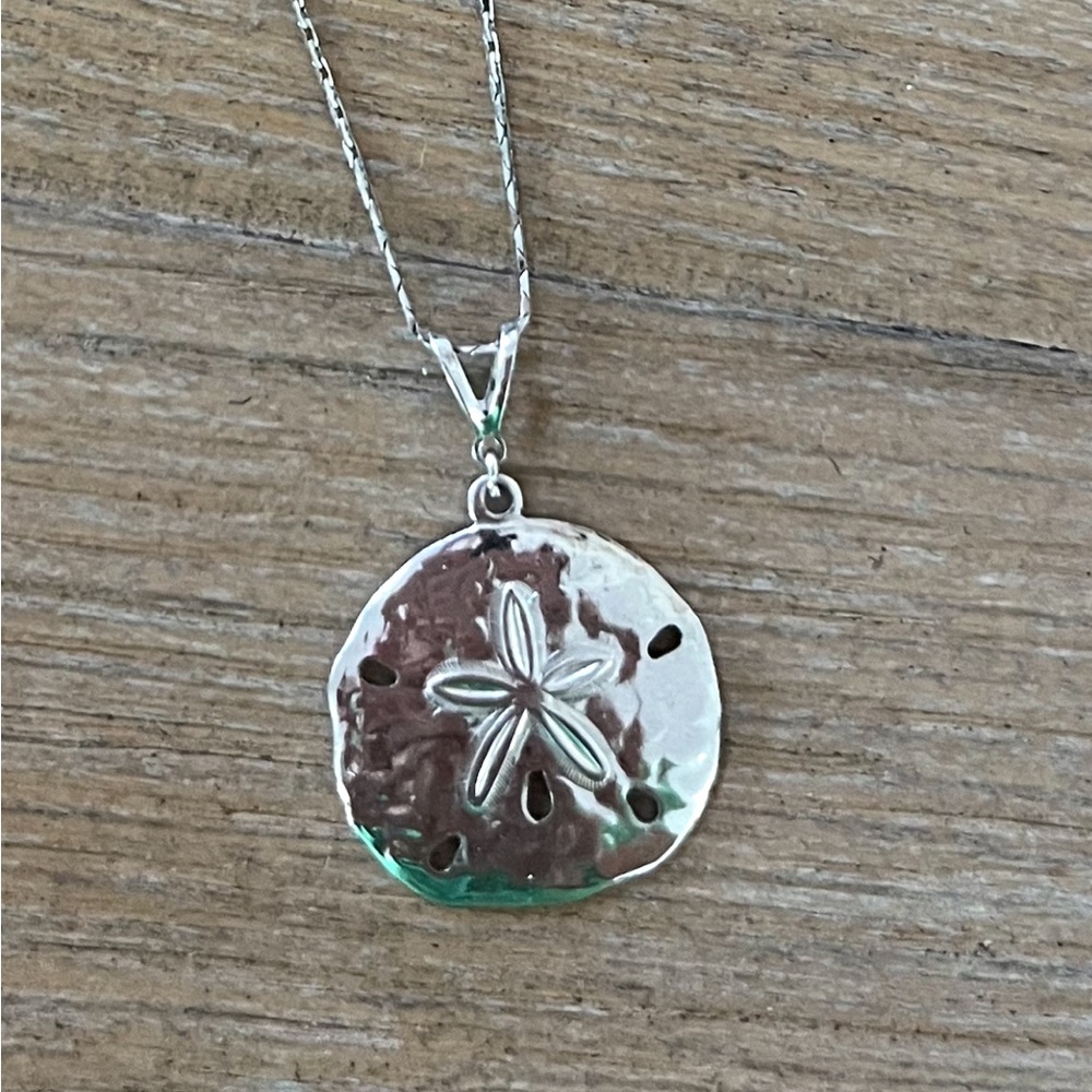 Silver Sand Dollar Pendant Necklace